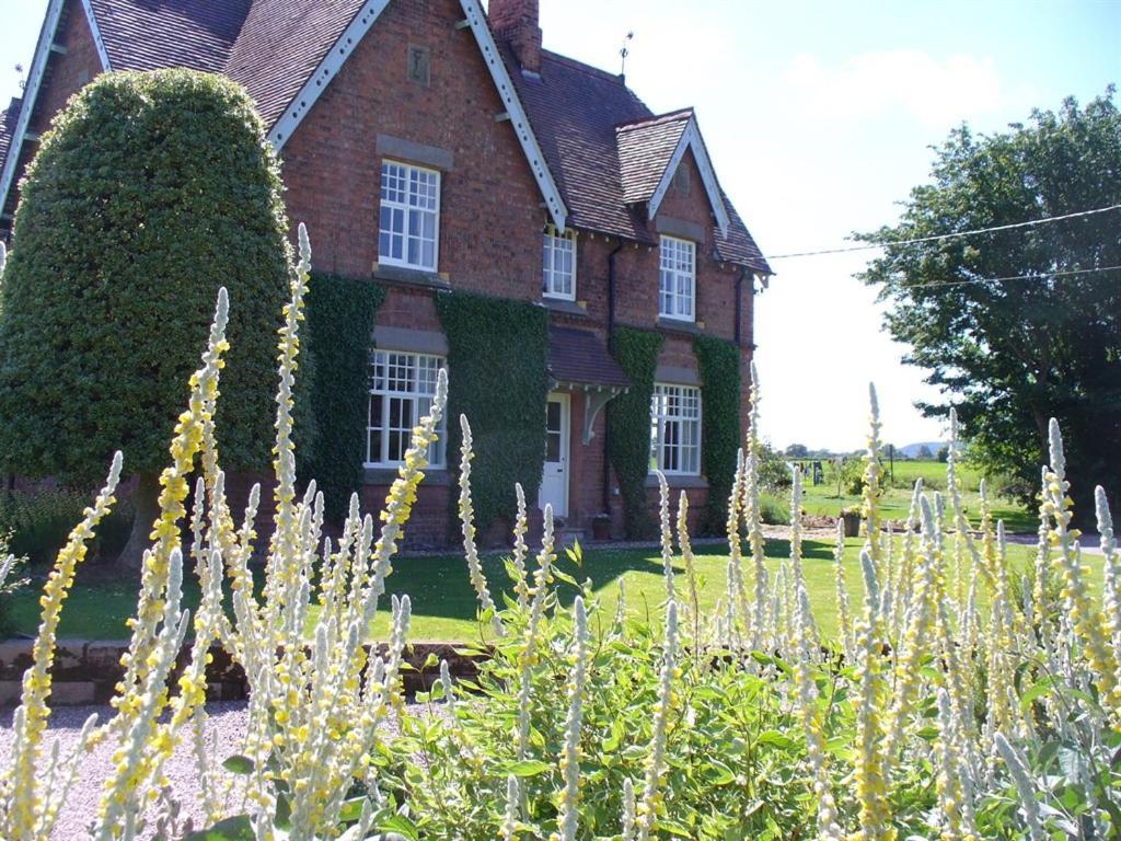 New Hall Farm Ellesmere Port Exteriör bild